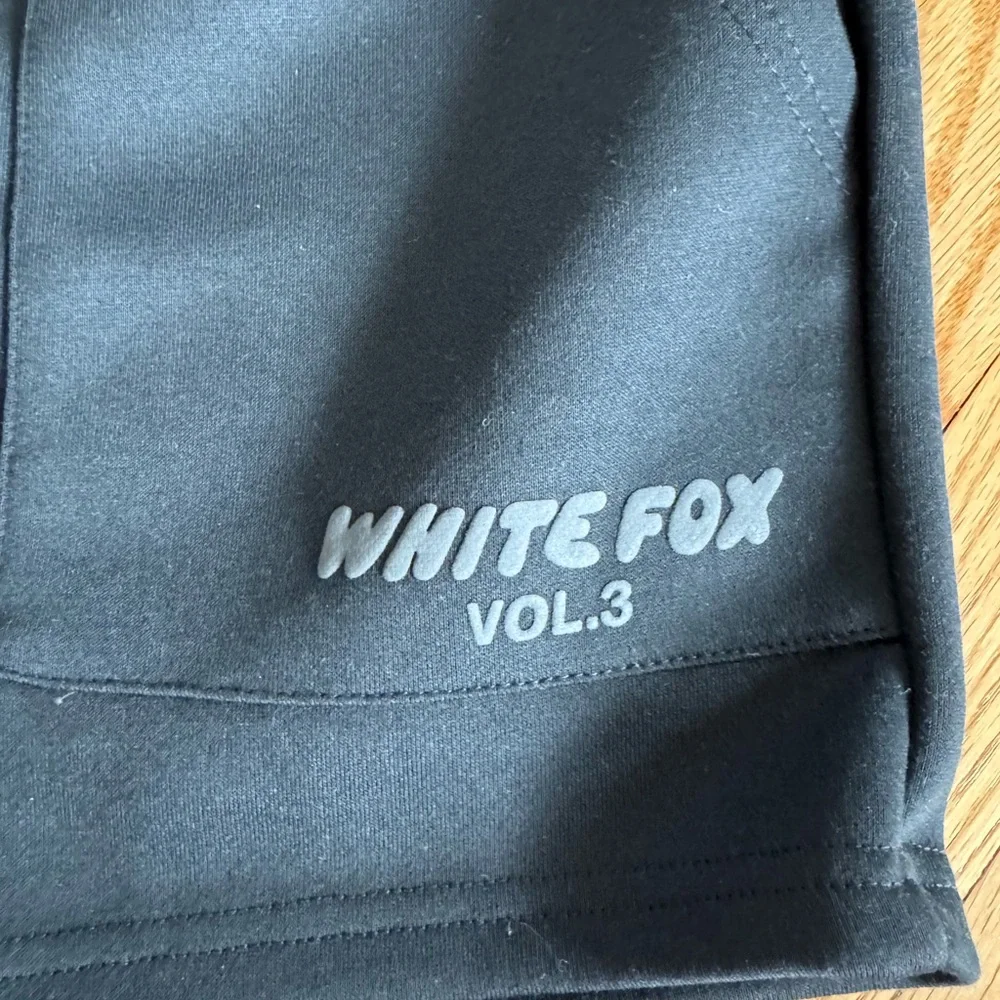 White Fox shorts NWT - Picture 3 of 5